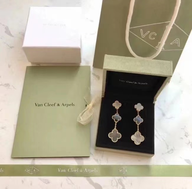 Van cleef &Arpels earrings, 3 motifs