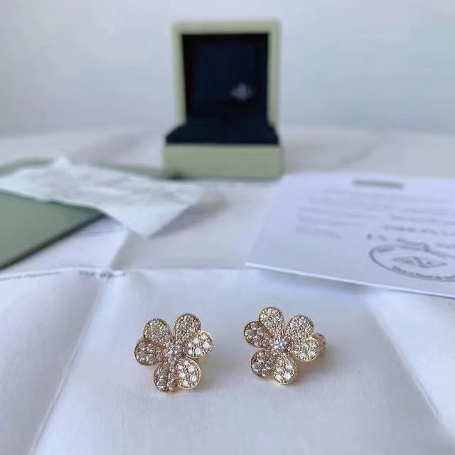 Van Cleef & Arpels Earrings