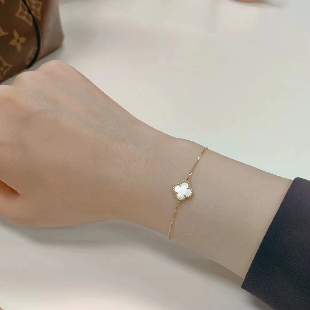 Van Cleef & Arpels Bracelets