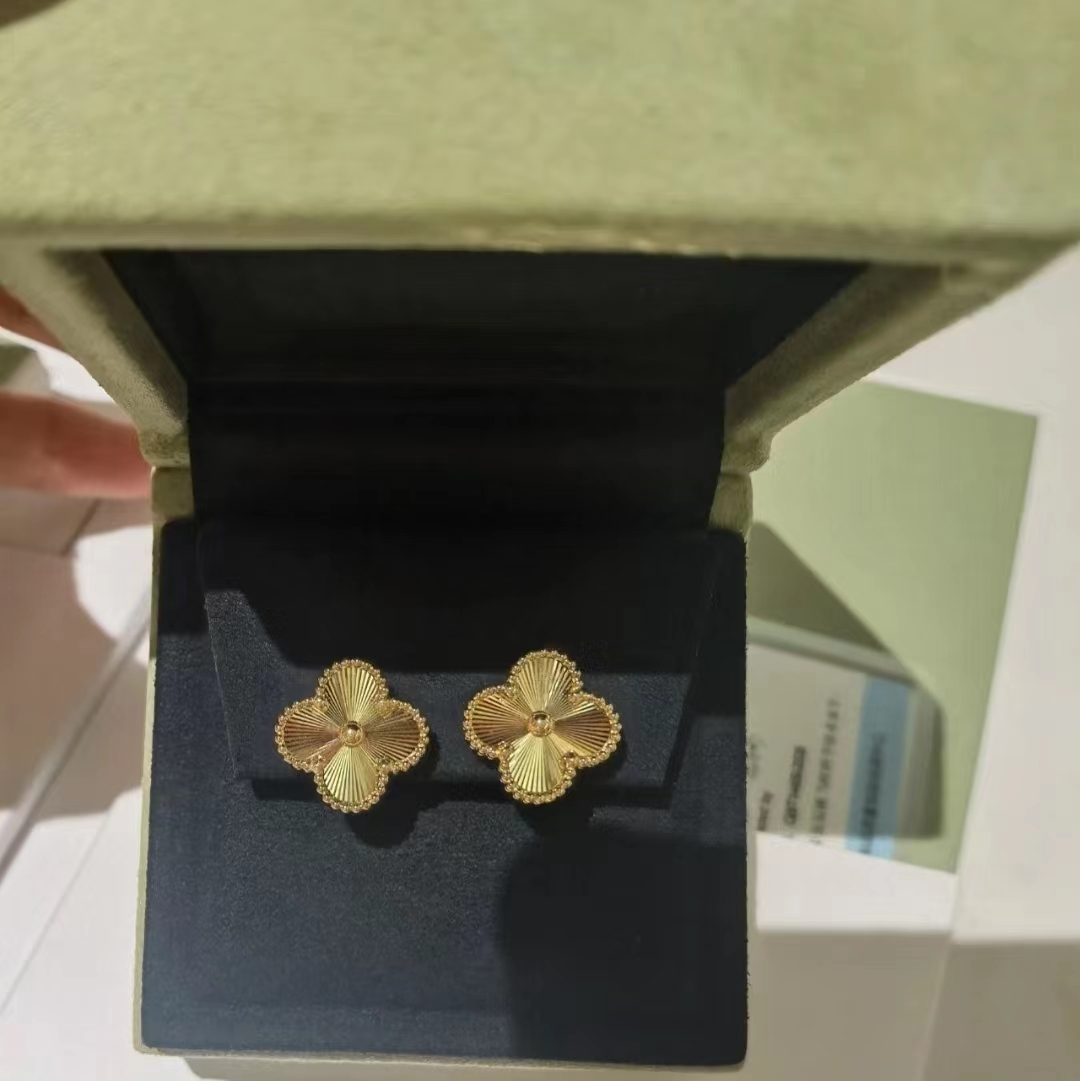 Van Cleef & Arpels Earrings