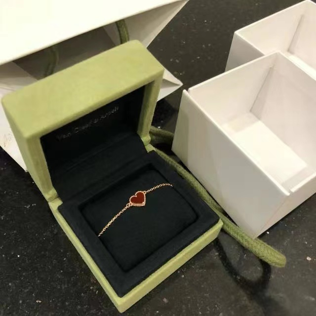 Van Cleef & Arpels Bracelets