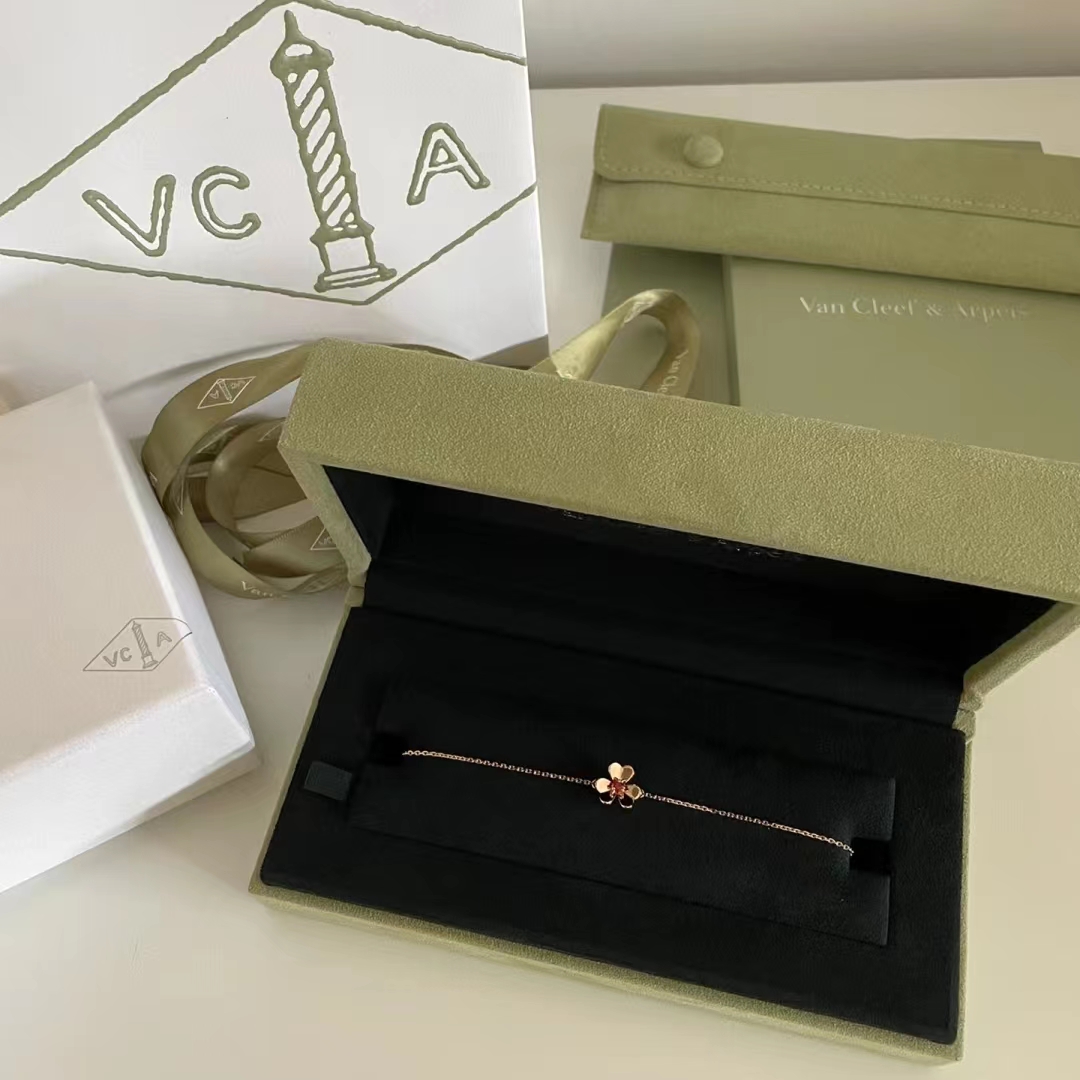 Van Cleef & Arpels Bracelets Frivole bracelet, mini model