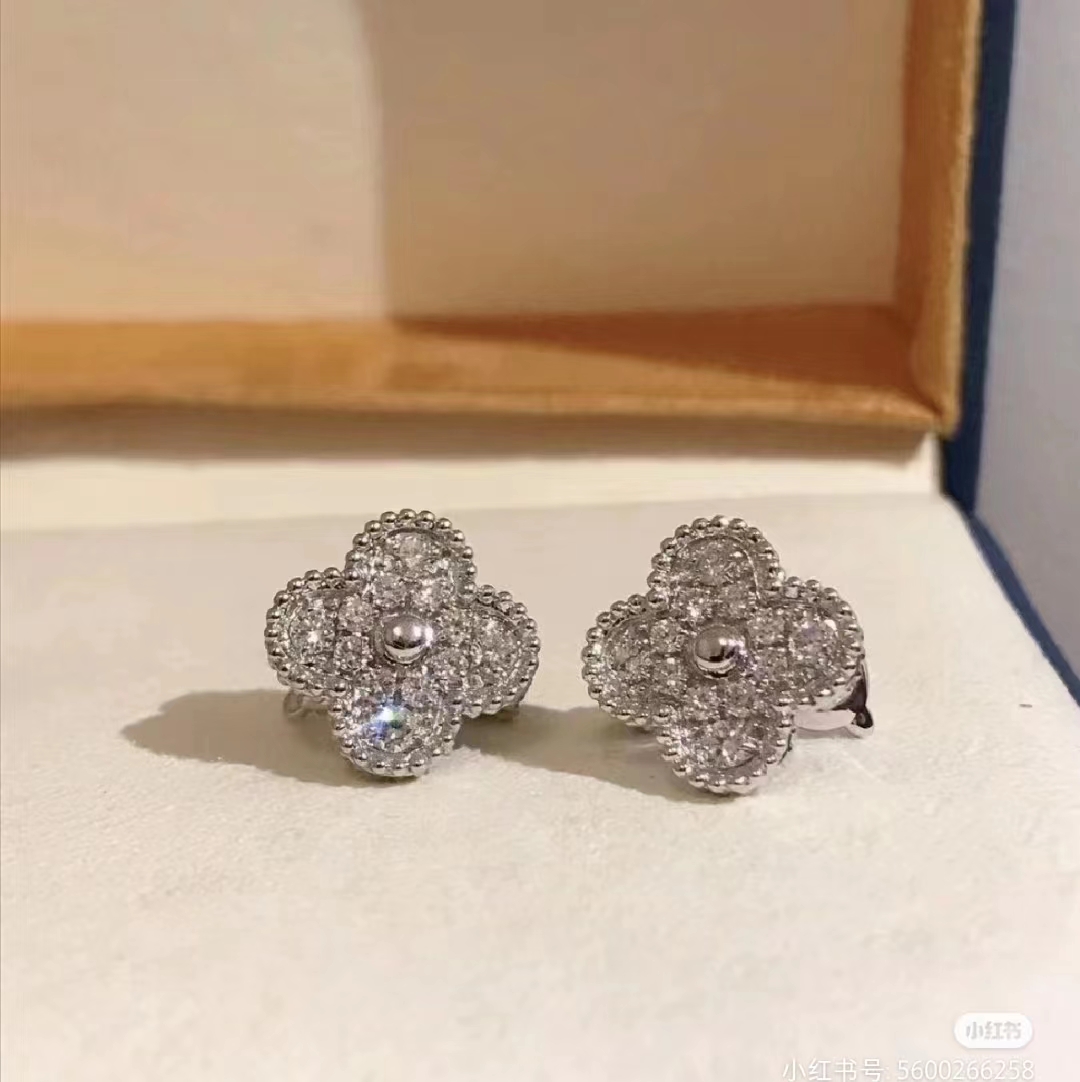 Van Cleef & Arpels Earrings