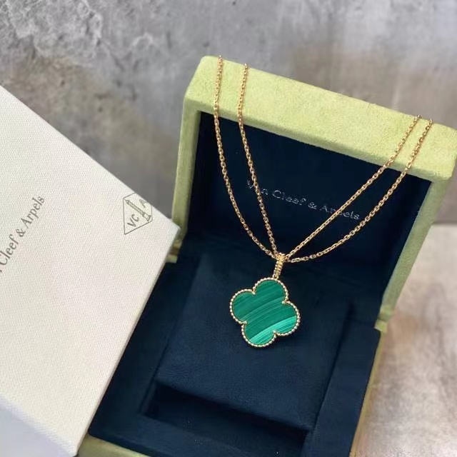 Van Cleef & Arpels pendant necklace