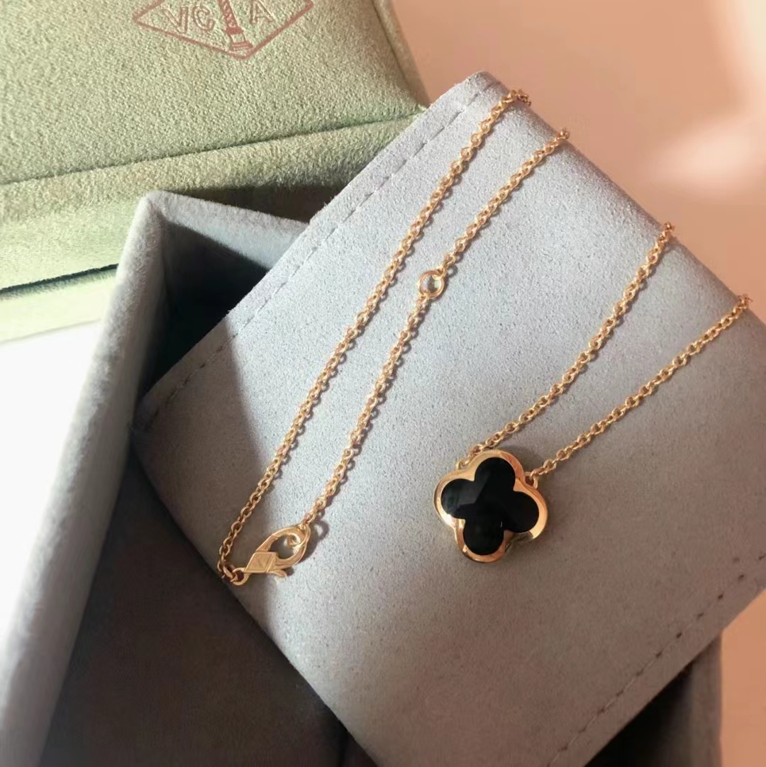 Van Cleef & Arpels necklace