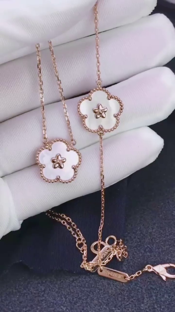 Van Cleef & Arpels  necklace