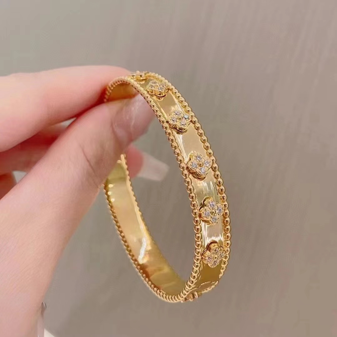 Van Cleef & Arpels bracelet