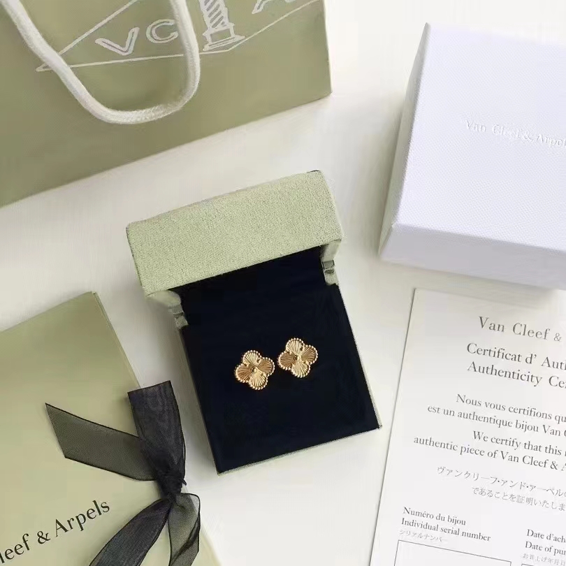 Van Cleef & Arpels Earrings