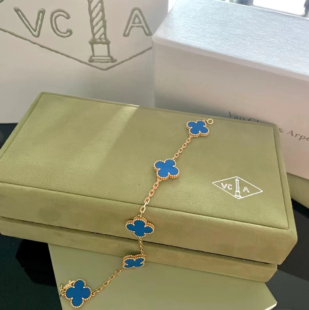 Van Cleef & Arpels Bracelets