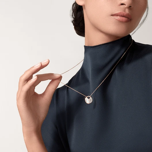 AMULETTE DE CARTIER NECKLACE