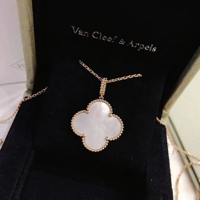 Van Cleef & Arpels pendant necklace