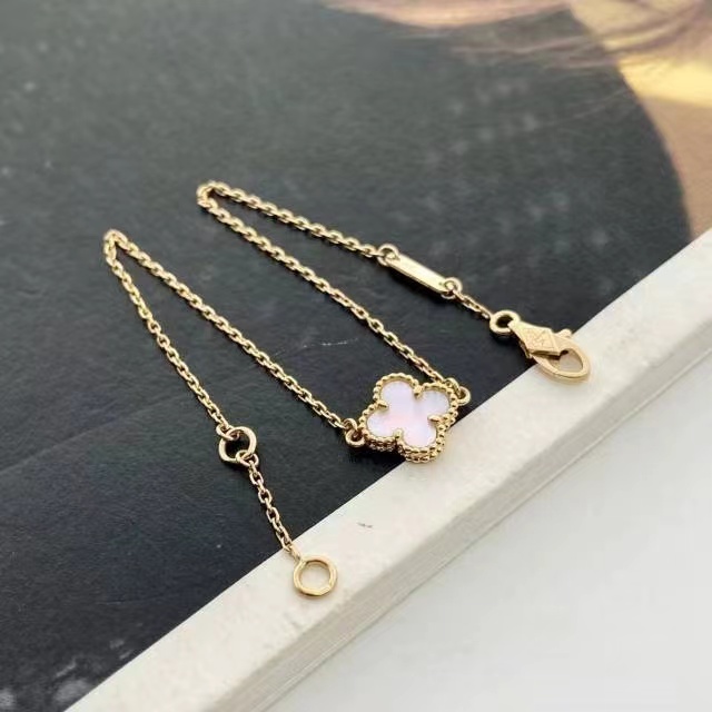 Van Cleef & Arpels Bracelets