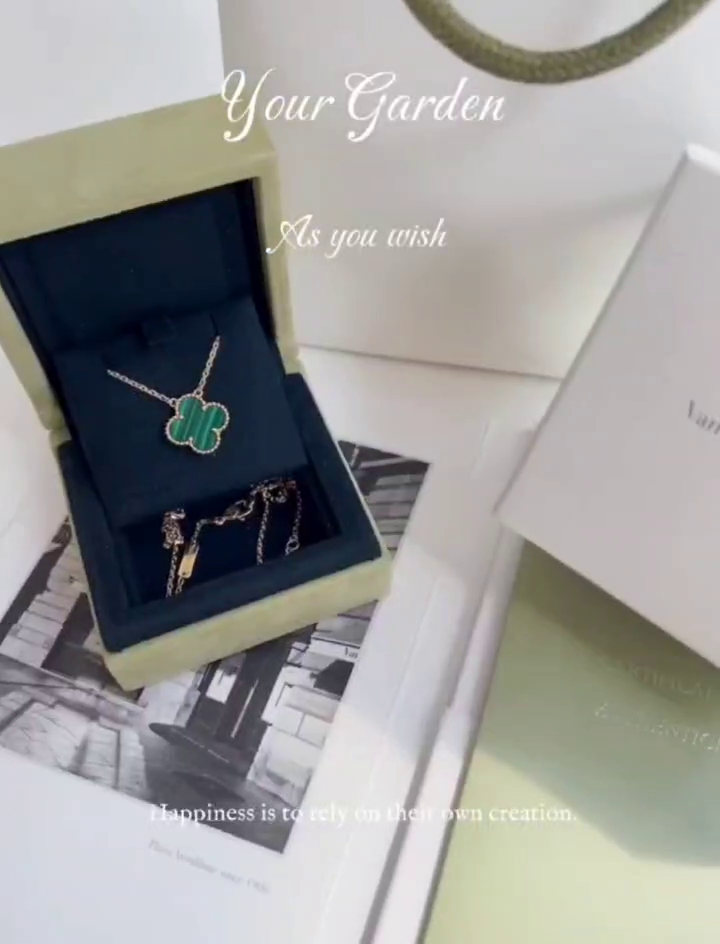 Van Cleef & Arpels  necklace