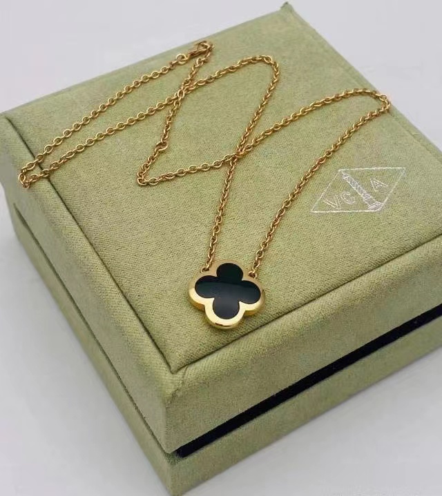 Van Cleef & Arpels necklace