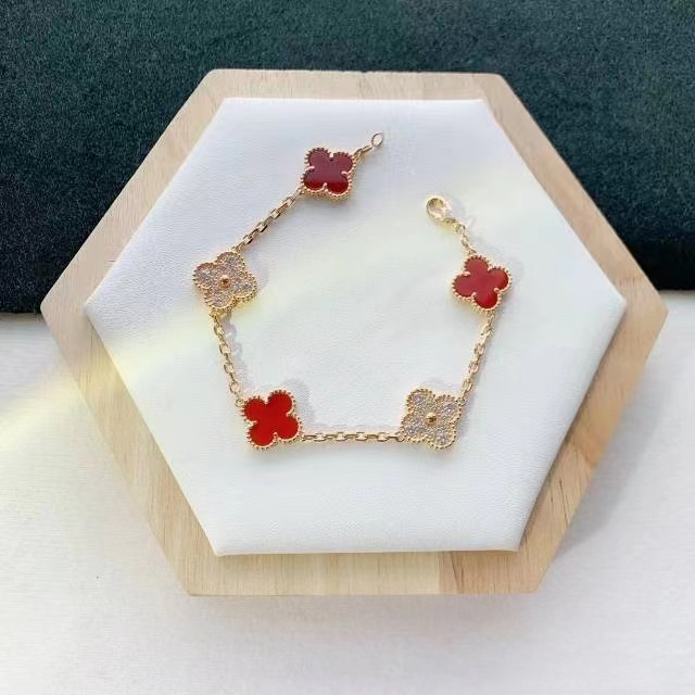 Cleef & Arpels Bracelets