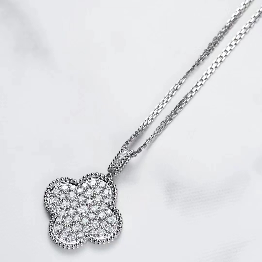 Van Cleef & Arpels pendant necklace