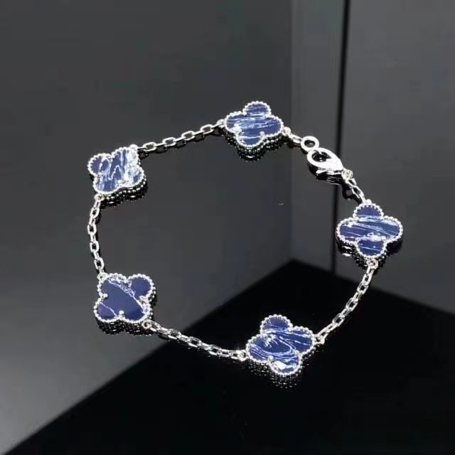 van Cleef &Arpels Bracelet