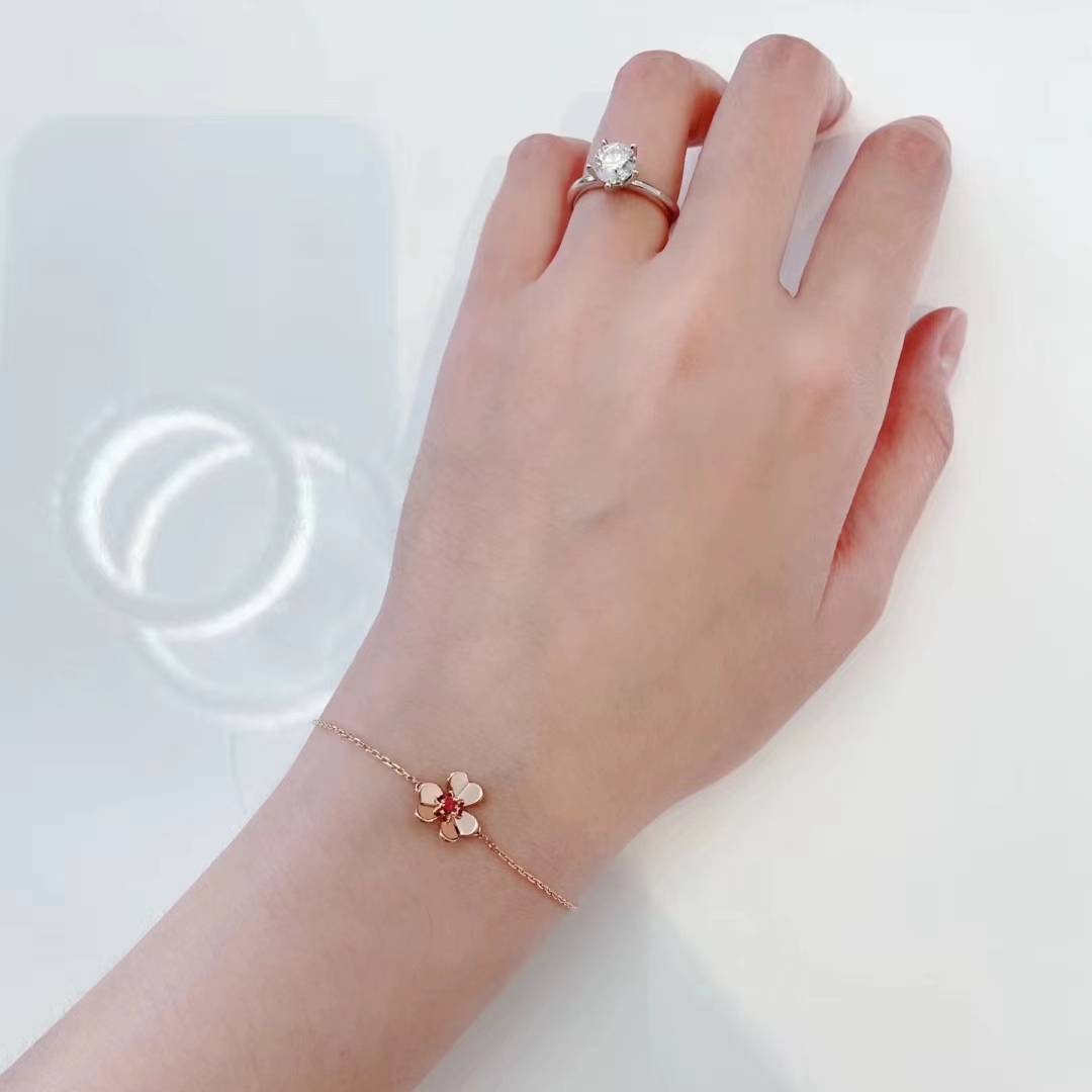 Van Cleef & Arpels Bracelets Frivole bracelet, mini model