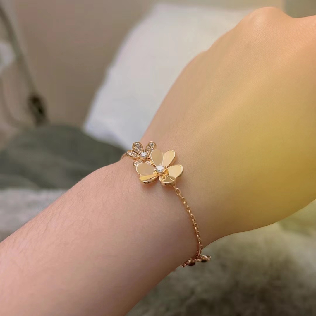 Van Cleef & Arpels Bracelets