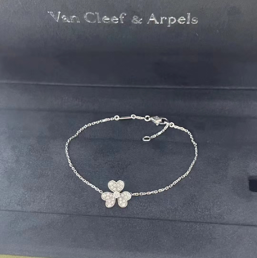 Van Cleef & Arpels Bracelets