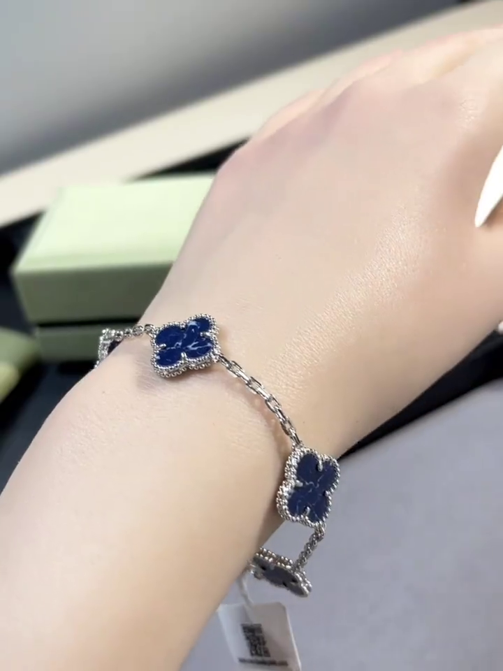 van Cleef &Arpels Bracelet
