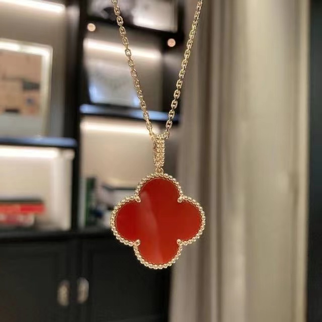 Van Cleef & Arpels pendant necklace