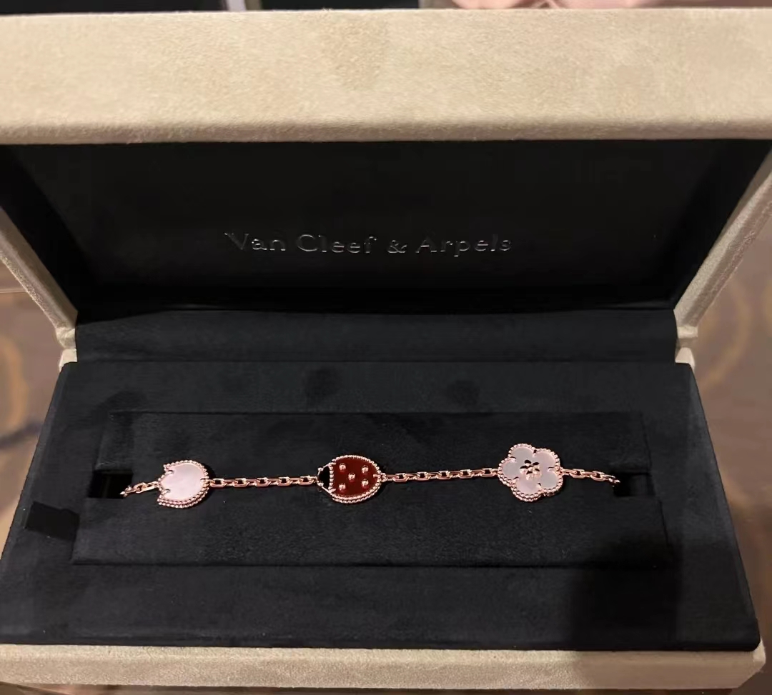 Van Cleef & Arpels bracelet