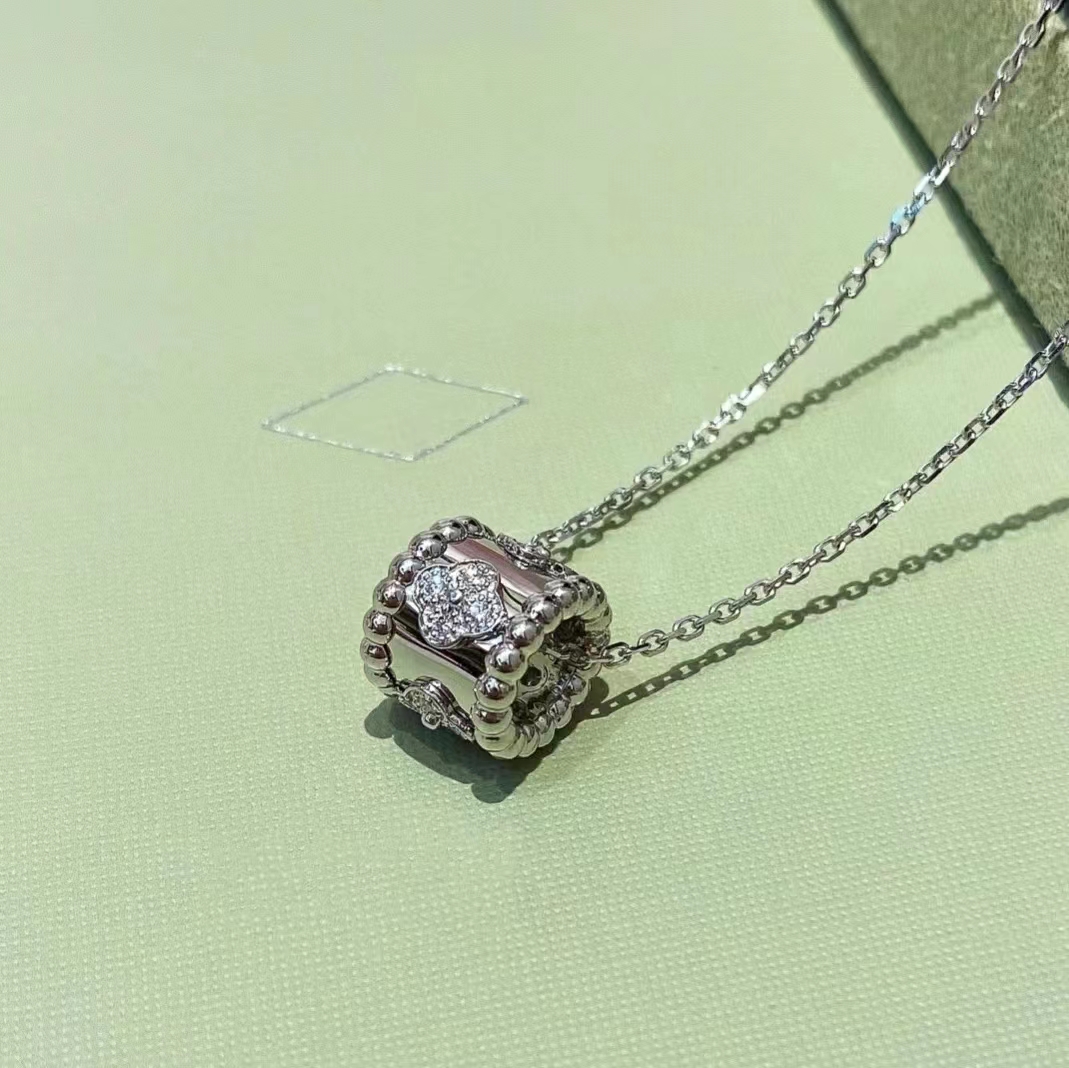 Van Cleef & Arpels Necklace