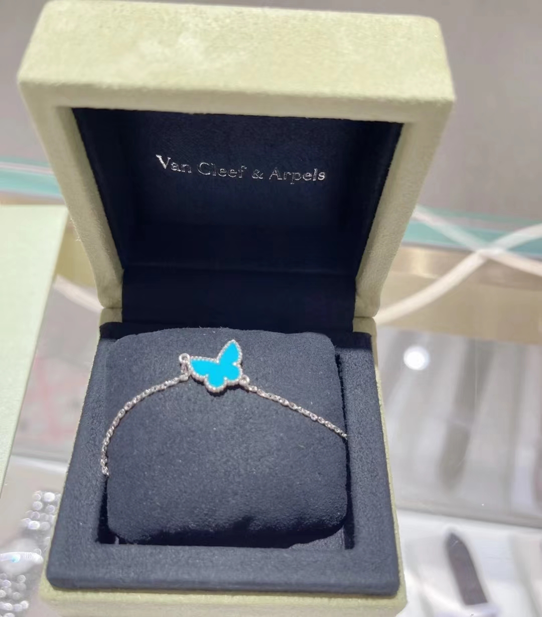 Van Cleef & Arpels Bracelets