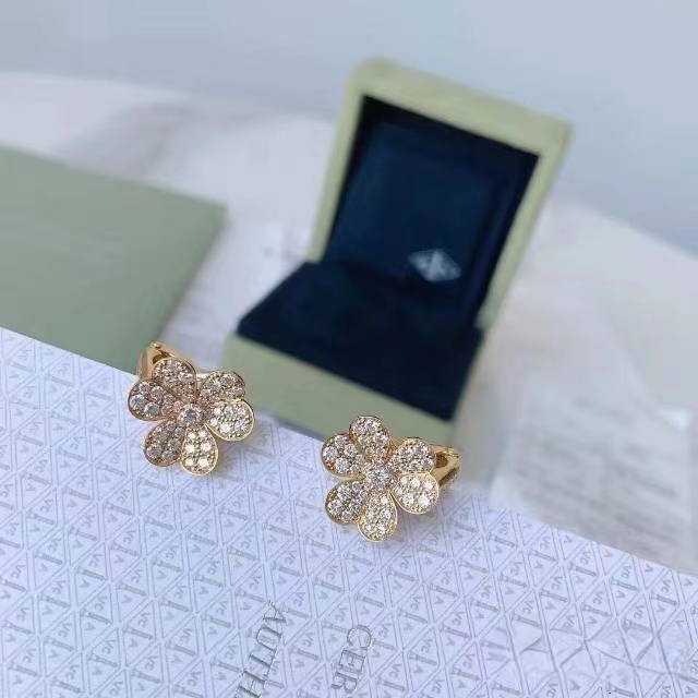 Van Cleef & Arpels Earrings