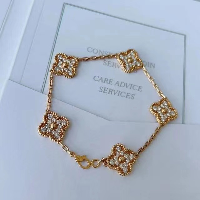 Van Cleef & Arpels Bracelets