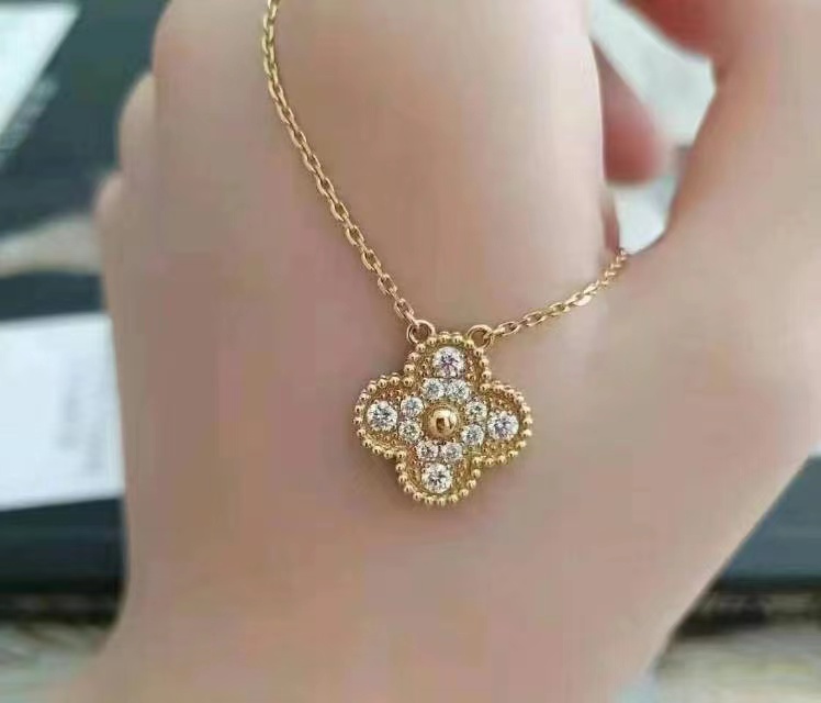 Van Cleef & Arpels  necklace