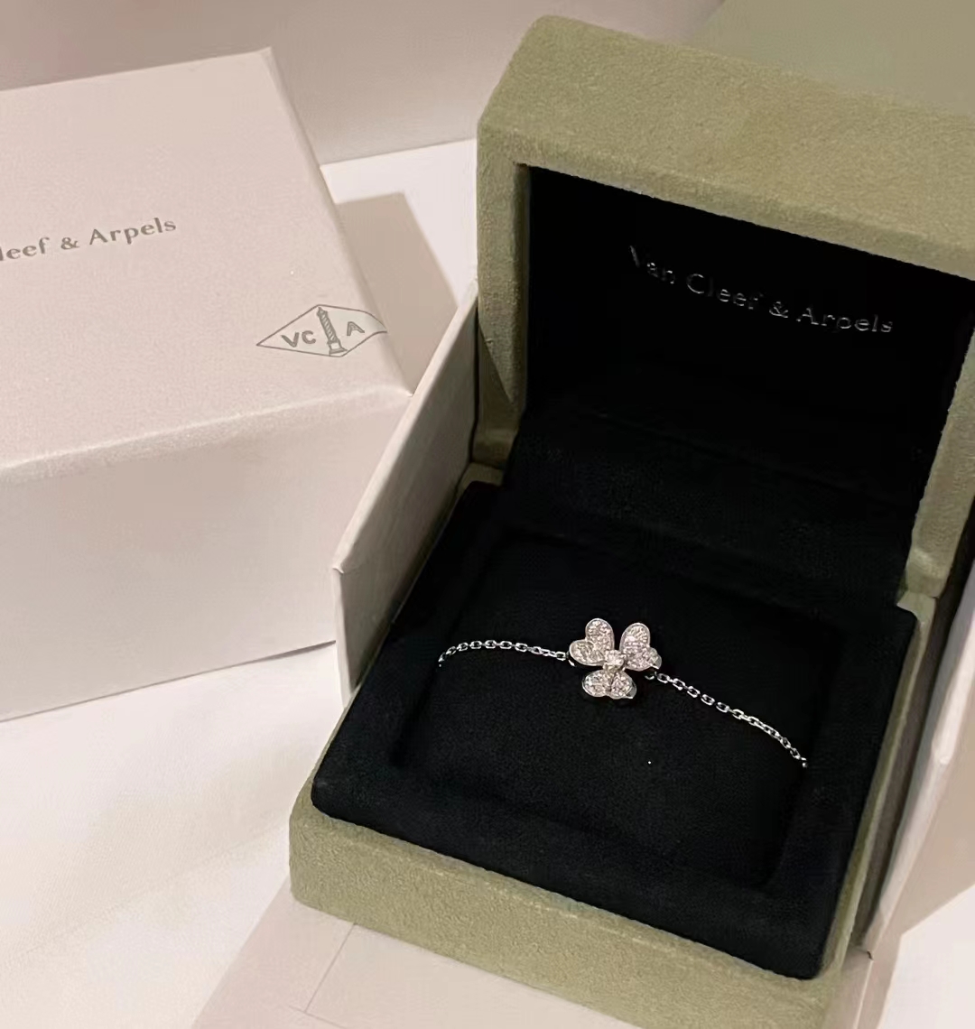 Van Cleef & Arpels Bracelets