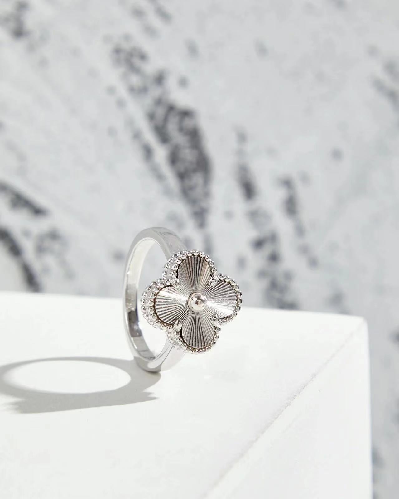 Van Cleef & Arpels Ring