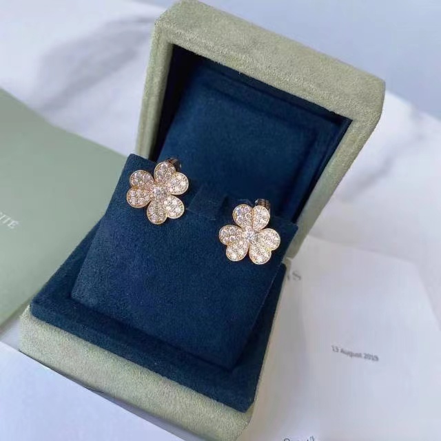 Van Cleef & Arpels Earrings