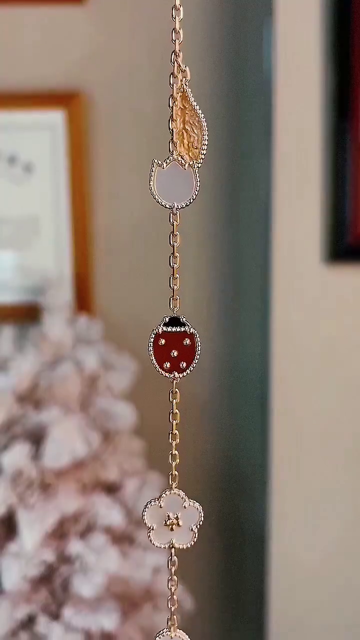 Van Cleef & Arpels bracelet