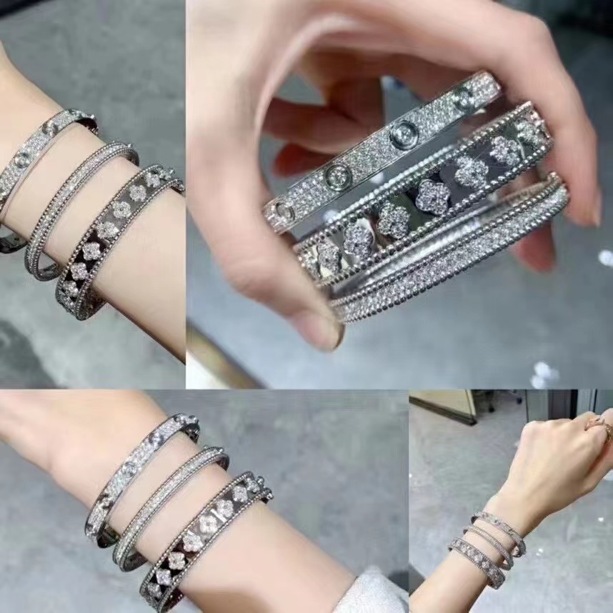 Van Cleef & Arpels Perlée diamonds bracelet,