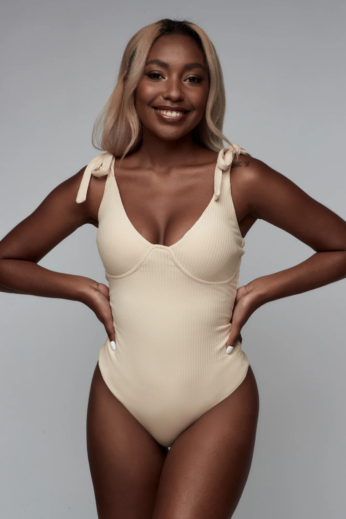 UNDERCOVER Style Helpers Brallelujah Hidden Bra Nude