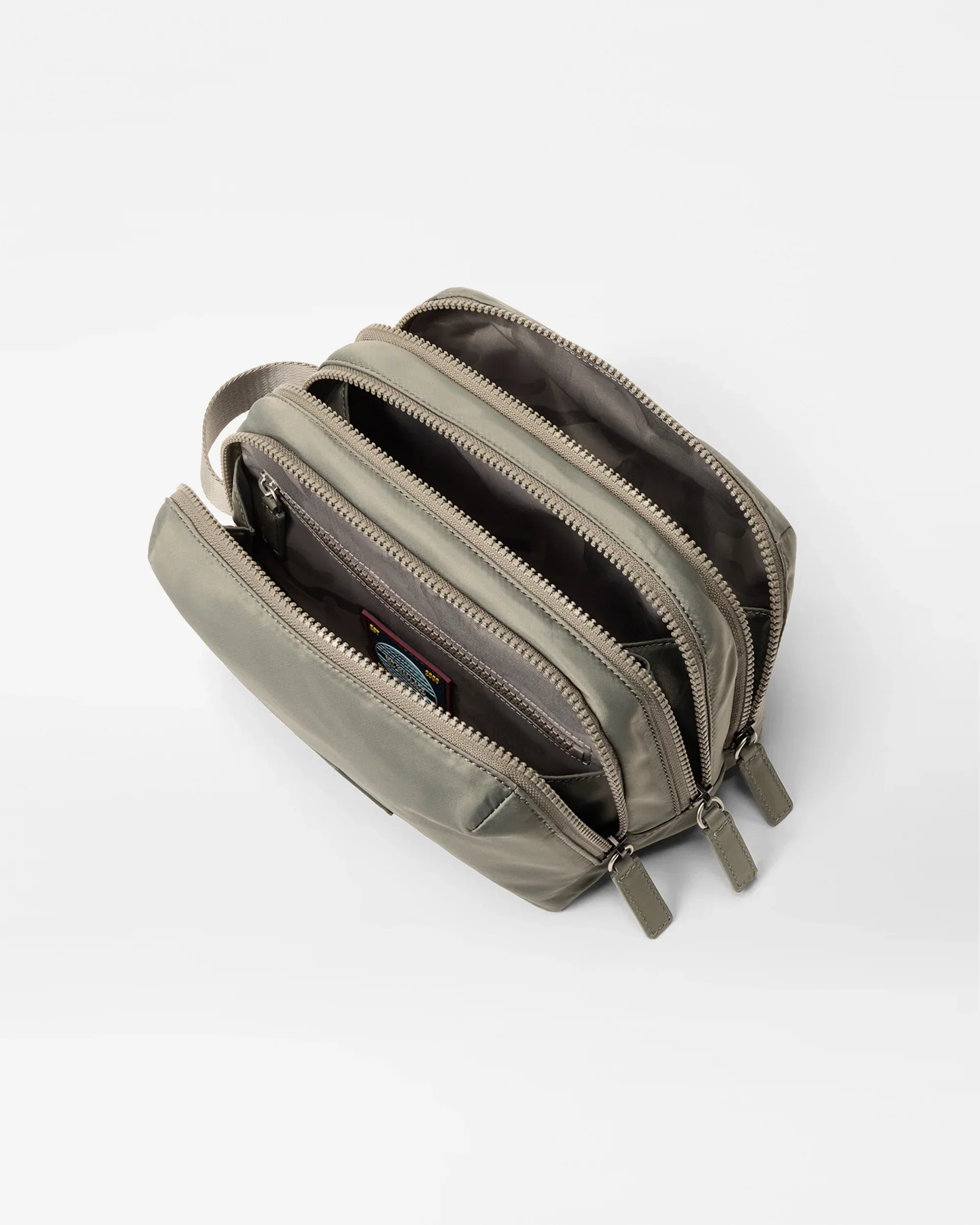 Sage Bleecker Triple Compartment Dopp Kit