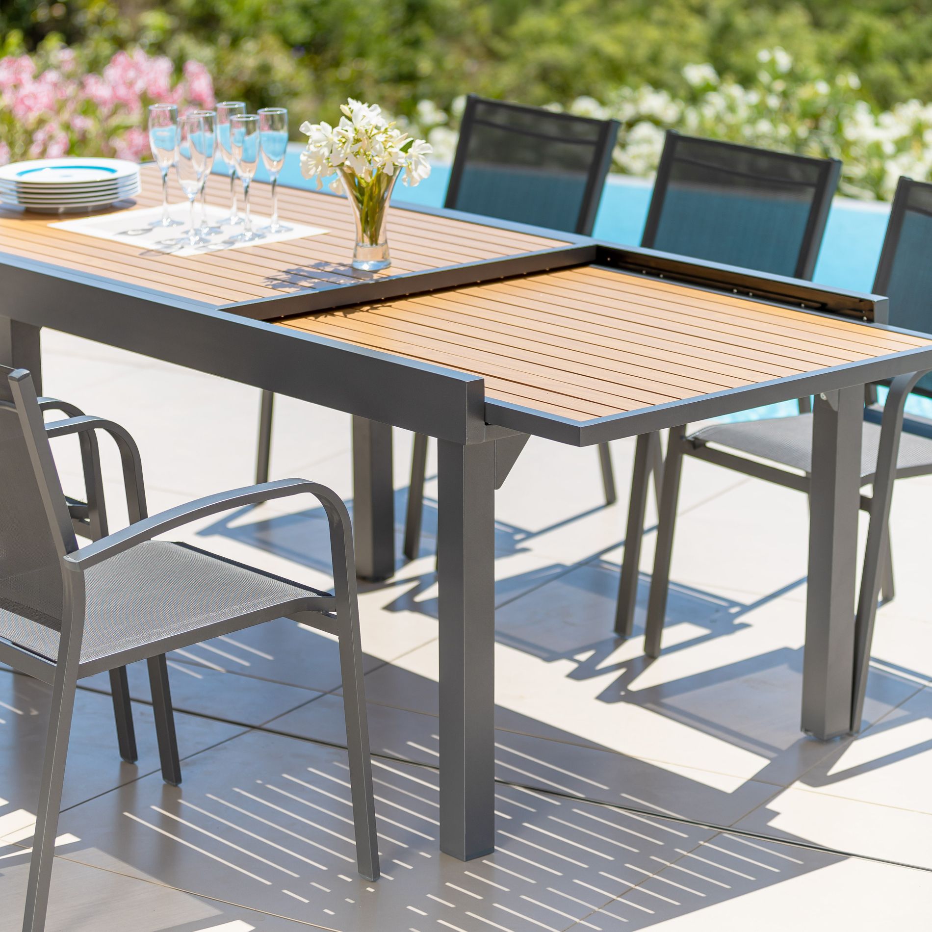 Table de jardin extensible en aluminium 10 places effet bois (135/270 x 90 cm) Murano Gris anthracite - Action-sport36