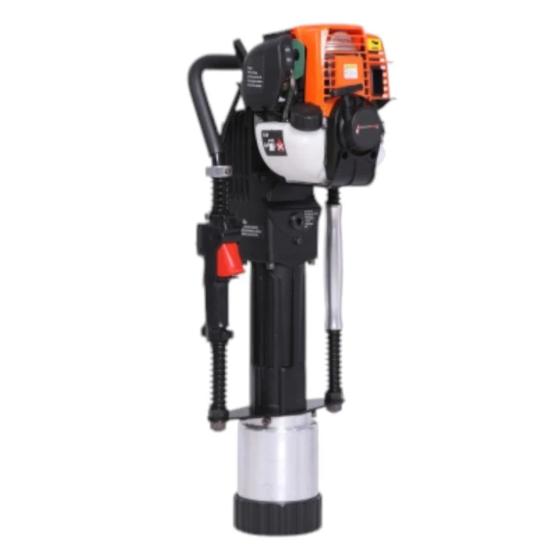Enfonce-pieux avec moteur �� essence 4 temps refroidi par air