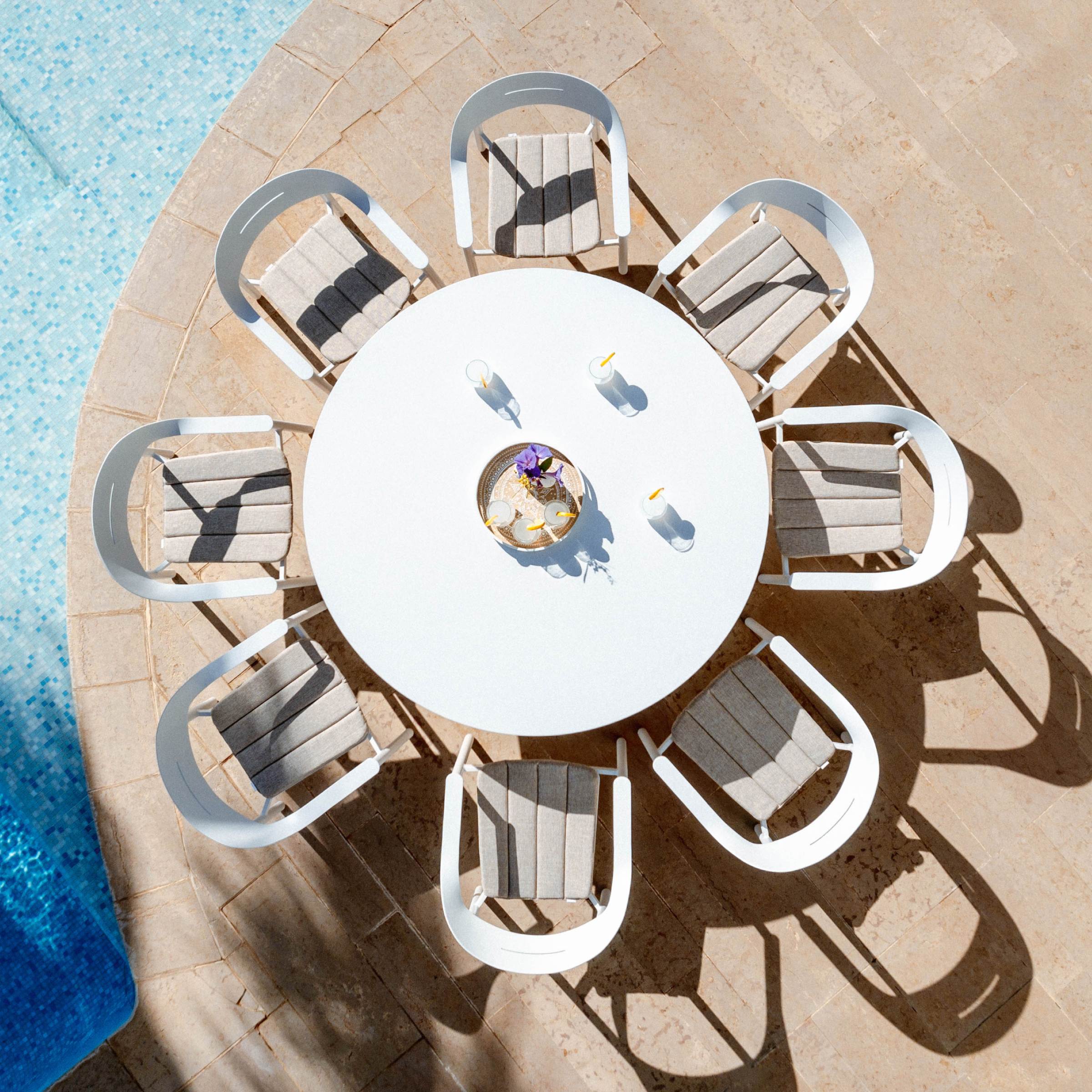 Table de jardin ronde en aluminium 8 places (D149 cm) Monte Carlo Blanc - Action-sport36