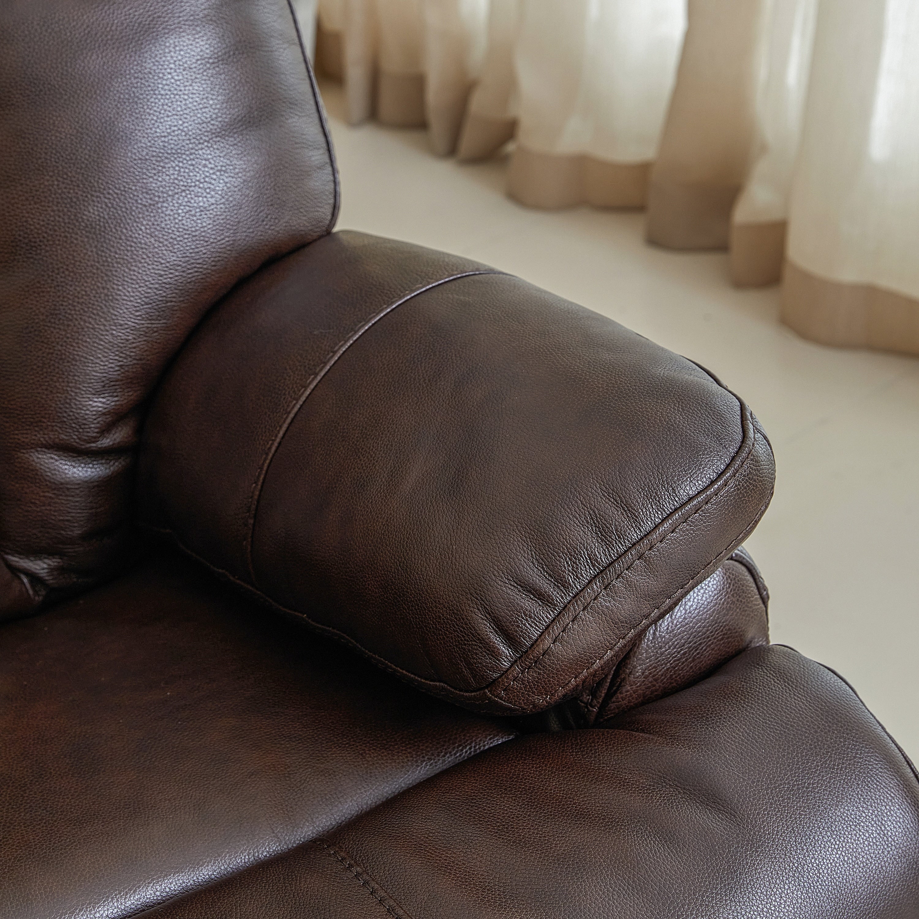 Top Grain Leather Power Recliner Chair Adjustable Headrest Extendable Footrest Zero Gravity Recliner