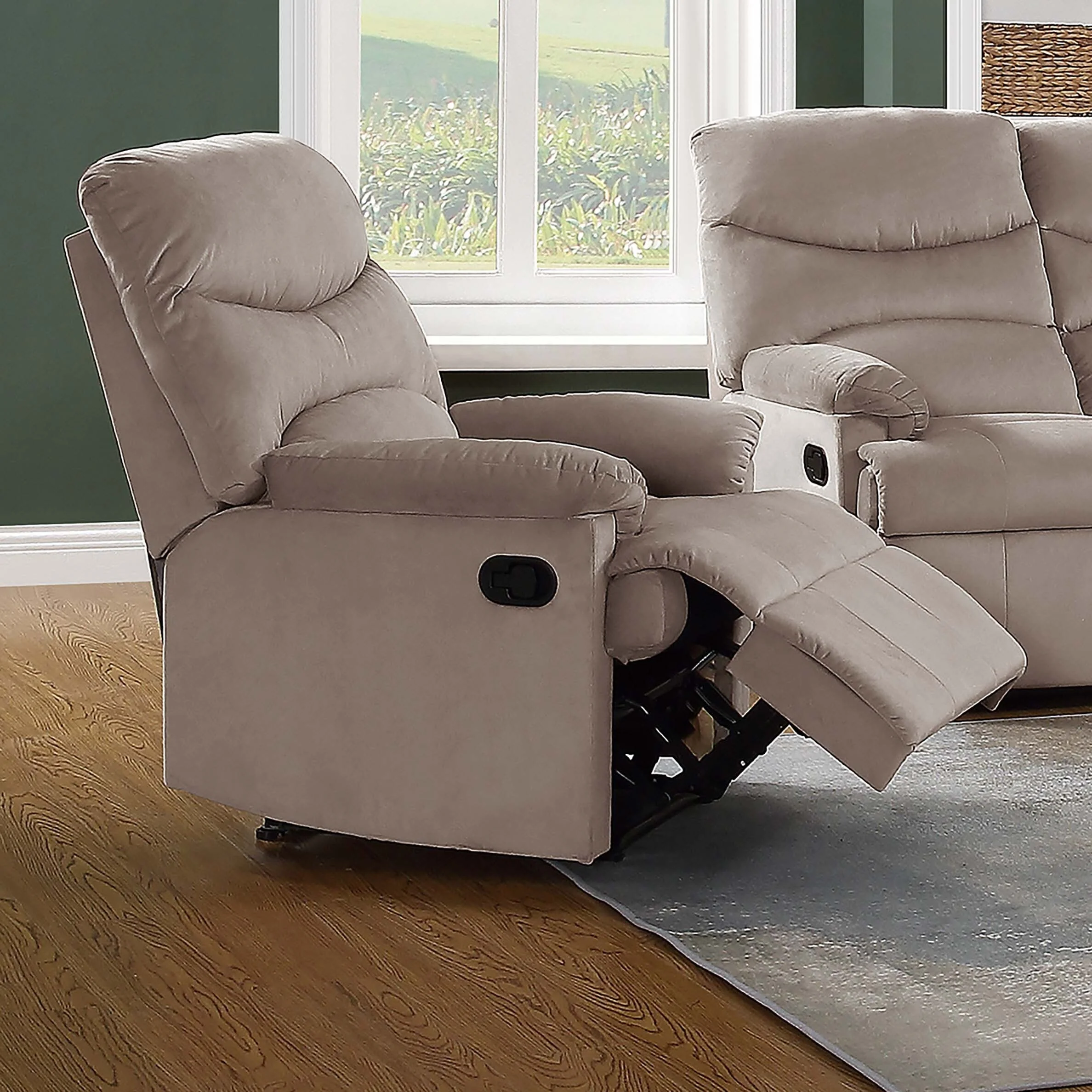 Luxurious Single Recliner for Unparalleled Comfort and Style