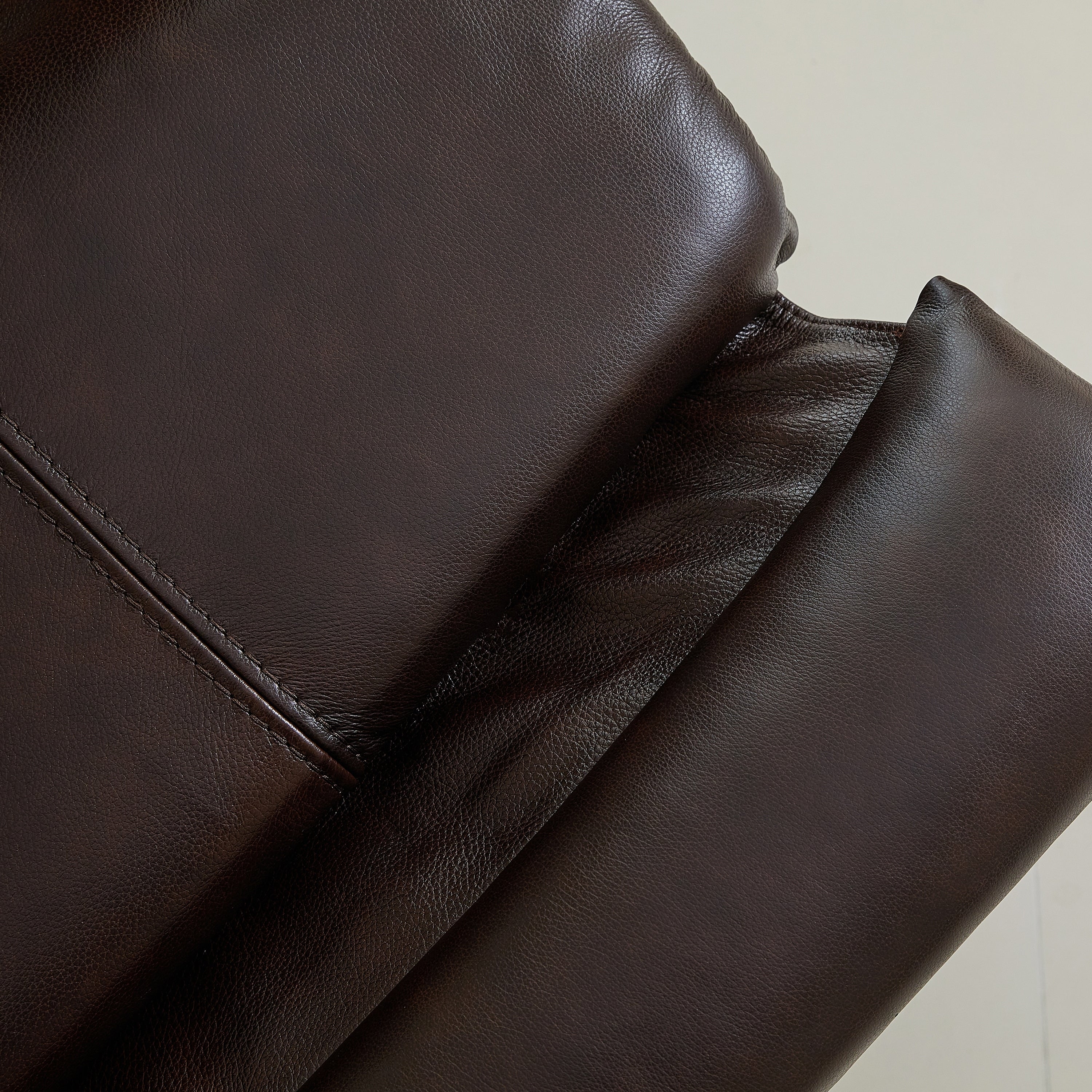 Genuine Top Grain Adjustable Headrest Extendable Footrest Zero Gravity Reclin Power Recliner