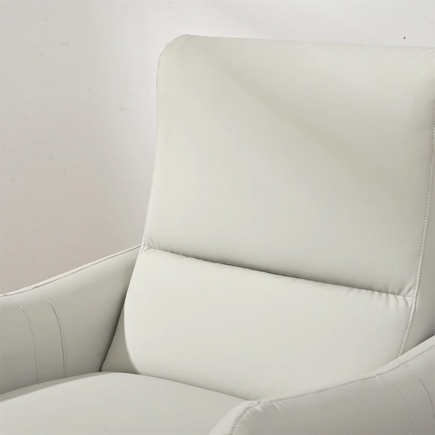 PU Leather Wall?Hugger Power Recliner Chair with USB?C & 330?lbs Capacity