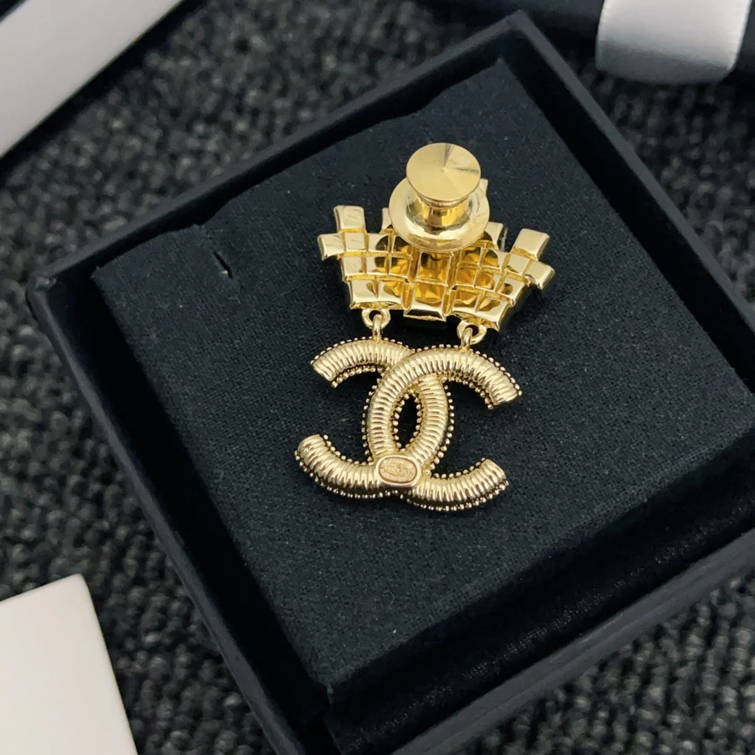 BCB021 CC crystal crown brooch pin - ccjewelryacc