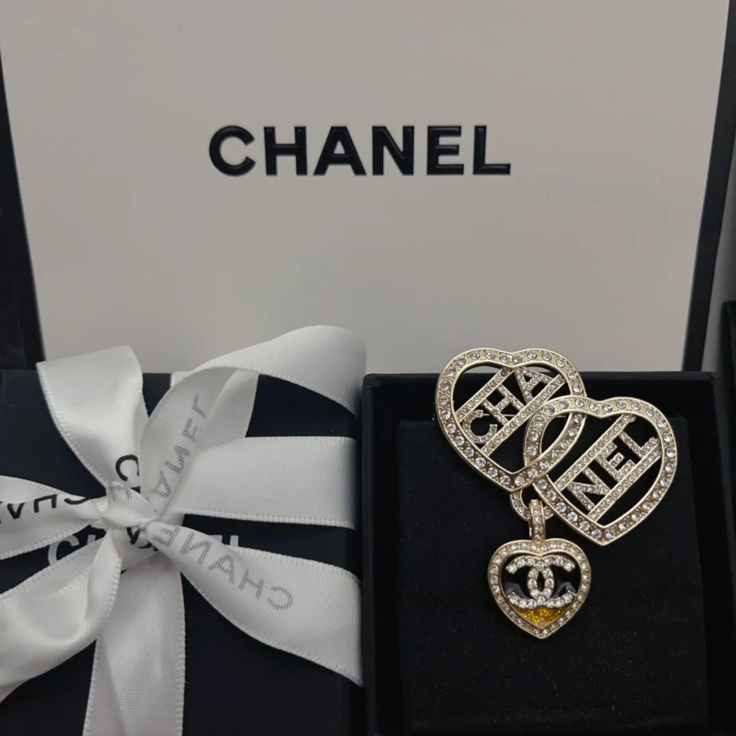 BCB015 Three hearts CC brooch - ccjewelryacc