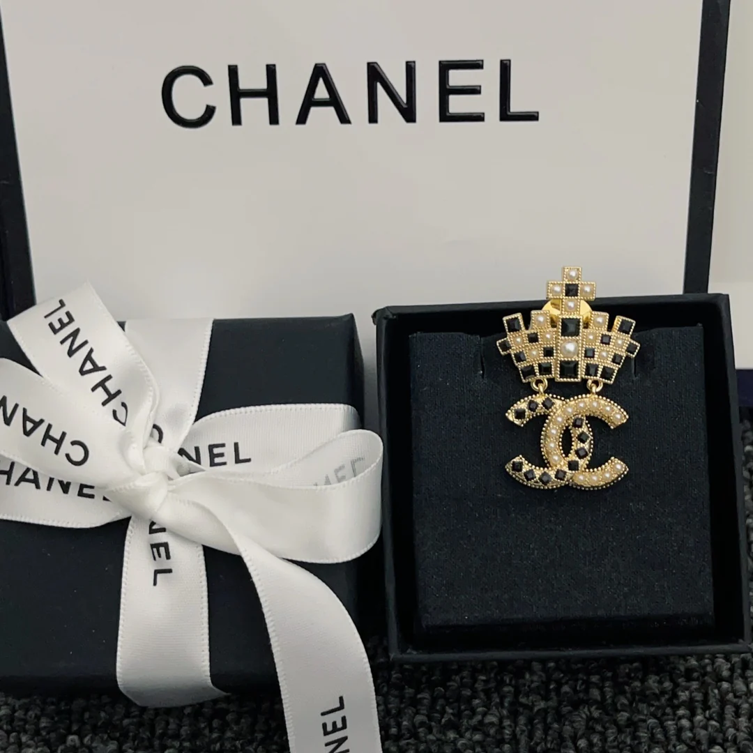 BCB021 CC crystal crown brooch pin - ccjewelryacc