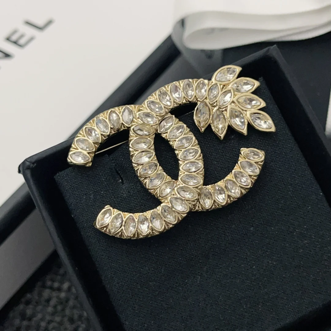 BCB022 CC style crystal double c logo brooch - ccjewelryacc